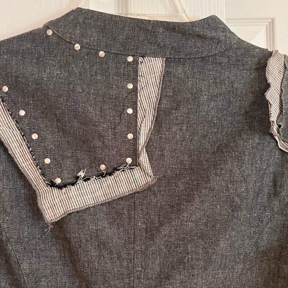 Gray Jacket Contemporary Style - Picture 5 of 8